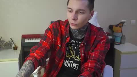 Snapshot of chillguy2k chatting on 01-12-25, 05:11 Rick online show from 01-12-25, 05:11