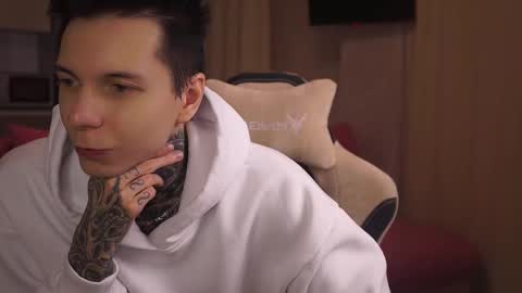 Snapshot of chillguy2k chatting on 03-09-25, 10:52 Rick online show from 03-09-25, 10:52