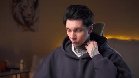 Snapshot of chillguy2k chatting on 10-08-25, 11:02 Rick online show from 10-08-25, 11:02