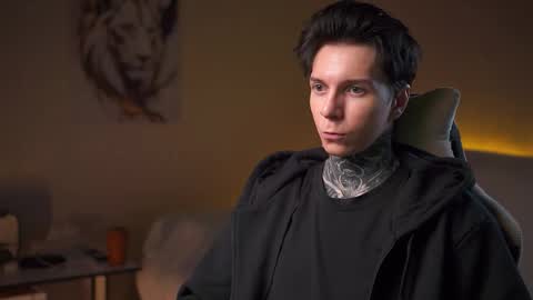 Snapshot of chillguy2k chatting on 10-21-25, 05:35 Rick online show from 10-21-25, 05:35