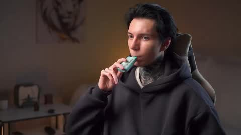 Snapshot of chillguy2k chatting on 11-13-25, 06:07 Rick online show from 11-13-25, 06:07