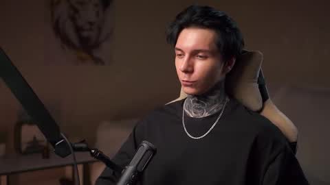 Snapshot of chillguy2k chatting on 11-18-25, 10:47 Rick online show from 11-18-25, 10:47