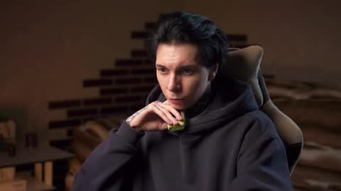 Snapshot of chillguy2k chatting on 12-01-25, 10:04 Rick online show from 12-01-25, 10:04