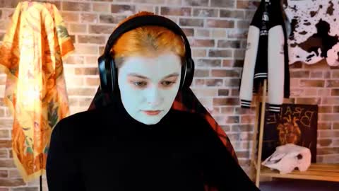 Bella online show from 09-20-25, 05:19