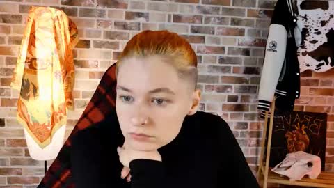 Bella online show from 09-23-25, 05:10