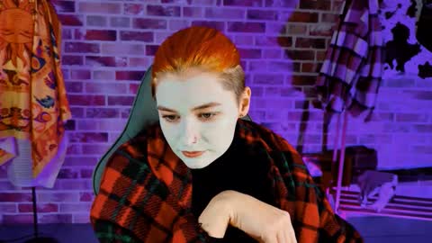 Bella online show from 10-20-25, 05:08