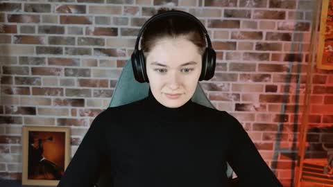 Bella online show from 12-20-25, 09:05