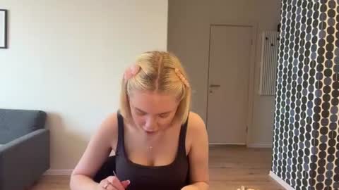 Chanelle online show from 07-12-26, 10:17