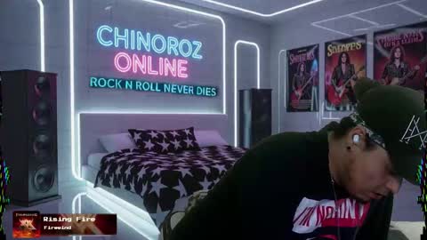 Enrique online show from 11-08-25, 01:39