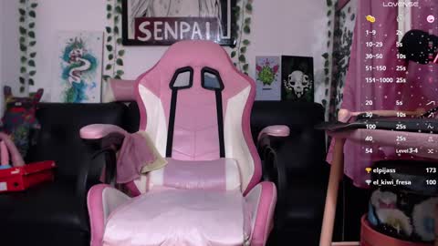 Snapshot of chise_chann chatting on 03-06-25, 07:36 chise chann online show from 03-06-25, 07:36