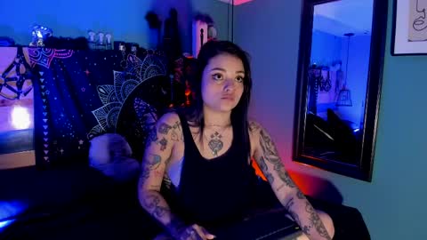 Chloeallennn  online show from 04-25-26, 12:19