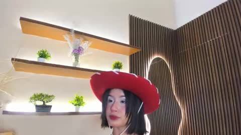 C H L O E  online show from 12-04-25, 11:30