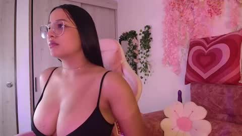 Snapshot of chloe__moon_ chatting on 06-19-26, 04:17 chloe__moon_ online show from 06-19-26, 04:17