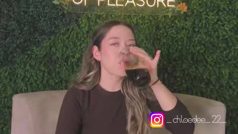 Chloe online show from 10-20-25, 11:21