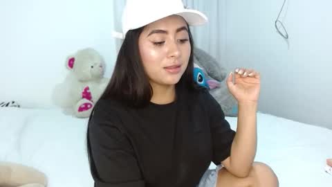 Snapshot of chloe_dolce chatting on 10-25-25, 10:48 chloe_dolce online show from 10-25-25, 10:48