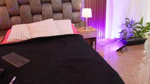 Chloe online show from 03-04-26, 12:22