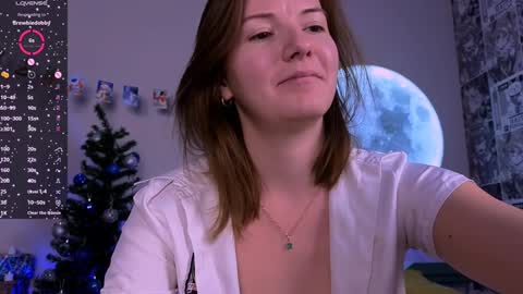 Snapshot of chloe_jeense chatting on 12-31-24, 08:37 Chloe online show from 12-31-24, 08:37