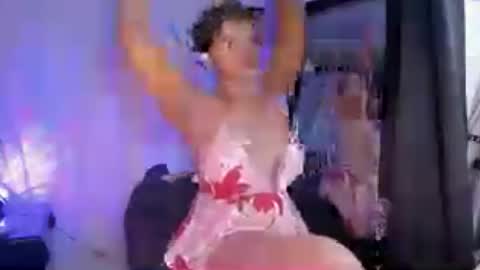 Snapshot of chloe_kisses2 chatting on 06-18-26, 12:09 chloe_kisses2 online show from 06-18-26, 12:09