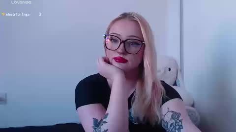 Chloe Levine online show from 09-12-25, 09:15