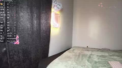 Snapshot of chloe_maia1 chatting on 03-16-26, 01:00 AMY online show from 03-16-26, 01:00