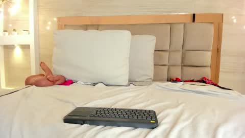 Snapshot of chloe_murray chatting on 07-28-26, 04:39 CHLOE online show from 07-28-26, 04:39
