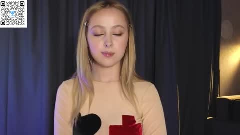  Chloe  online show from 10-10-25, 11:53