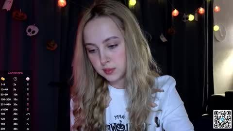  Chloe  online show from 10-28-25, 03:43