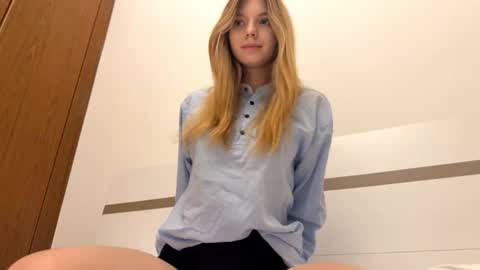 hloe online show from 02-02-26, 03:00