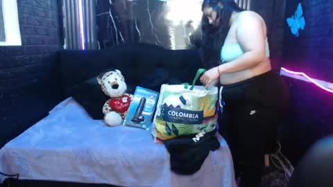 chloe_smith5 online show from 06-01-26, 01:13