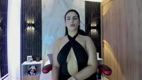 Snapshot of chloe_toms chatting on 10-06-25, 10:45 chloe online show from 10-06-25, 10:45