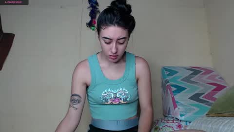 Snapshot of chloe_vahos chatting on 01-03-25, 04:16 Chloe  online show from 01-03-25, 04:16