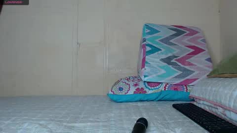 Snapshot of chloe_vahos chatting on 01-03-25, 07:18 Chloe  online show from 01-03-25, 07:18