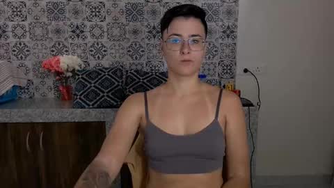 Eva and Sandra online show from 02-21-25, 05:02