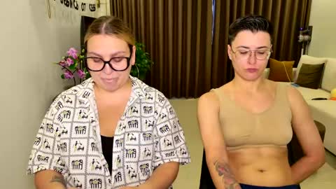 Snapshot of chloe_x_ chatting on 04-19-26, 10:36 Eva and Sandra online show from 04-19-26, 10:36