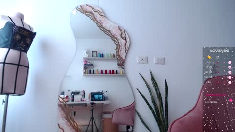 cloe online show from 12-19-24, 05:29