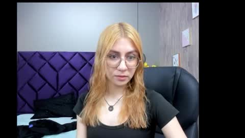 Snapshot of chloecampbell03 chatting on 11-28-25, 11:35 chloecampbell03 online show from 11-28-25, 11:35