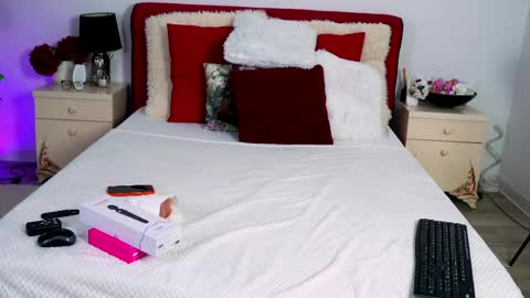 Chloe online show from 04-27-26, 03:59