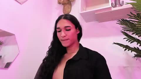 Snapshot of chloee_adams_ chatting on 02-06-25, 11:48 Chloe online show from 02-06-25, 11:48