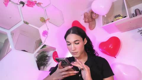 Snapshot of chloee_adams_ chatting on 02-15-25, 08:22 Chloe online show from 02-15-25, 08:22