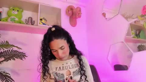 Snapshot of chloee_adams_ chatting on 02-21-25, 08:49 Chloe online show from 02-21-25, 08:49