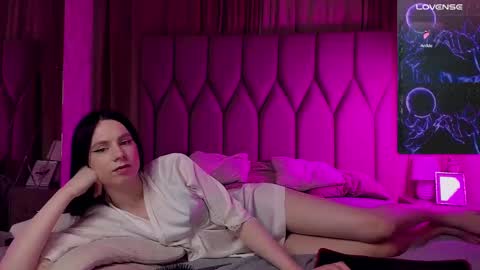 Snapshot of chloefulton chatting on 03-04-25, 12:50 Chloe Fulton online show from 03-04-25, 12:50