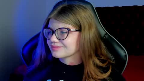 ChloeHalses online show from 03-29-26, 05:02