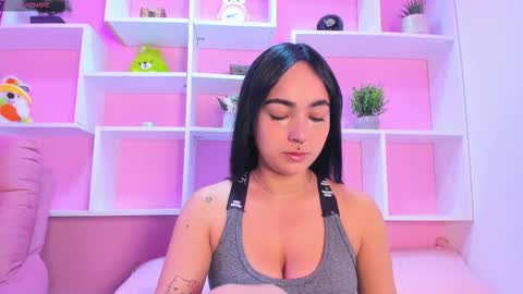 Snapshot of chloeharper1 chatting on 12-02-25, 11:37 Chloe online show from 12-02-25, 11:37