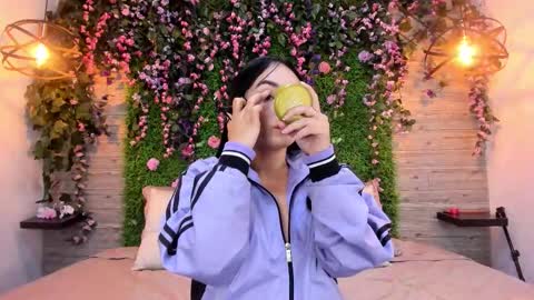 Snapshot of chloeharper1 chatting on 12-17-25, 01:11 Chloe online show from 12-17-25, 01:11