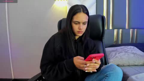  Chloe Harper  online show from 04-24-26, 11:56