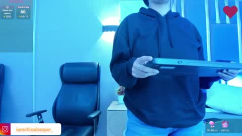  Chloe Harper  online show from 07-22-26, 11:46