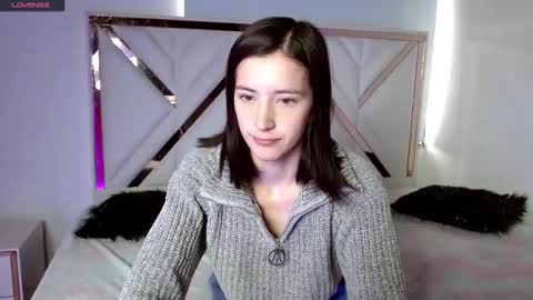 Chloe online show from 03-07-25, 01:07