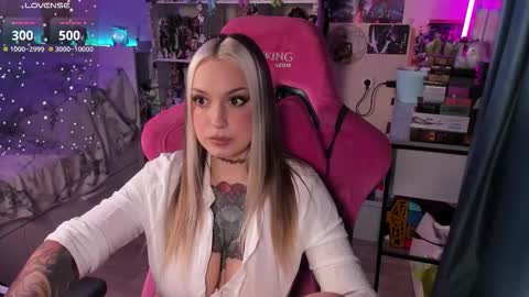 ChloeKohaku online show from 12-21-25, 02:35