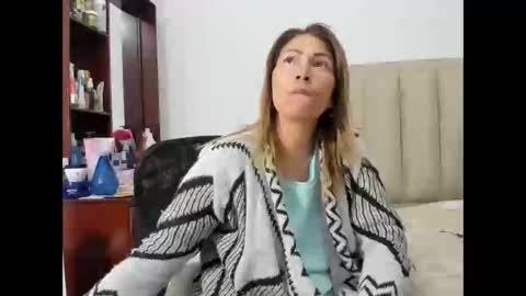Snapshot of chloemiller__ chatting on 01-14-25, 01:58 chloemiller   online show from 01-14-25, 01:58