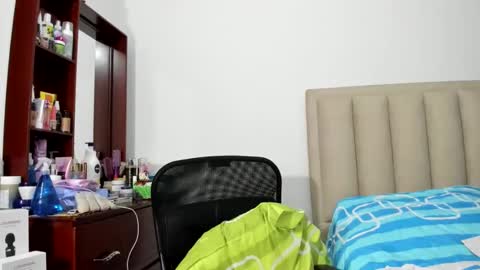 Snapshot of chloemiller__ chatting on 02-28-25, 11:34 chloemiller   online show from 02-28-25, 11:34